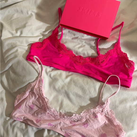 SKIMS Hot Pink and Light Pink Lace Bralette Set - Picture 2 of 6